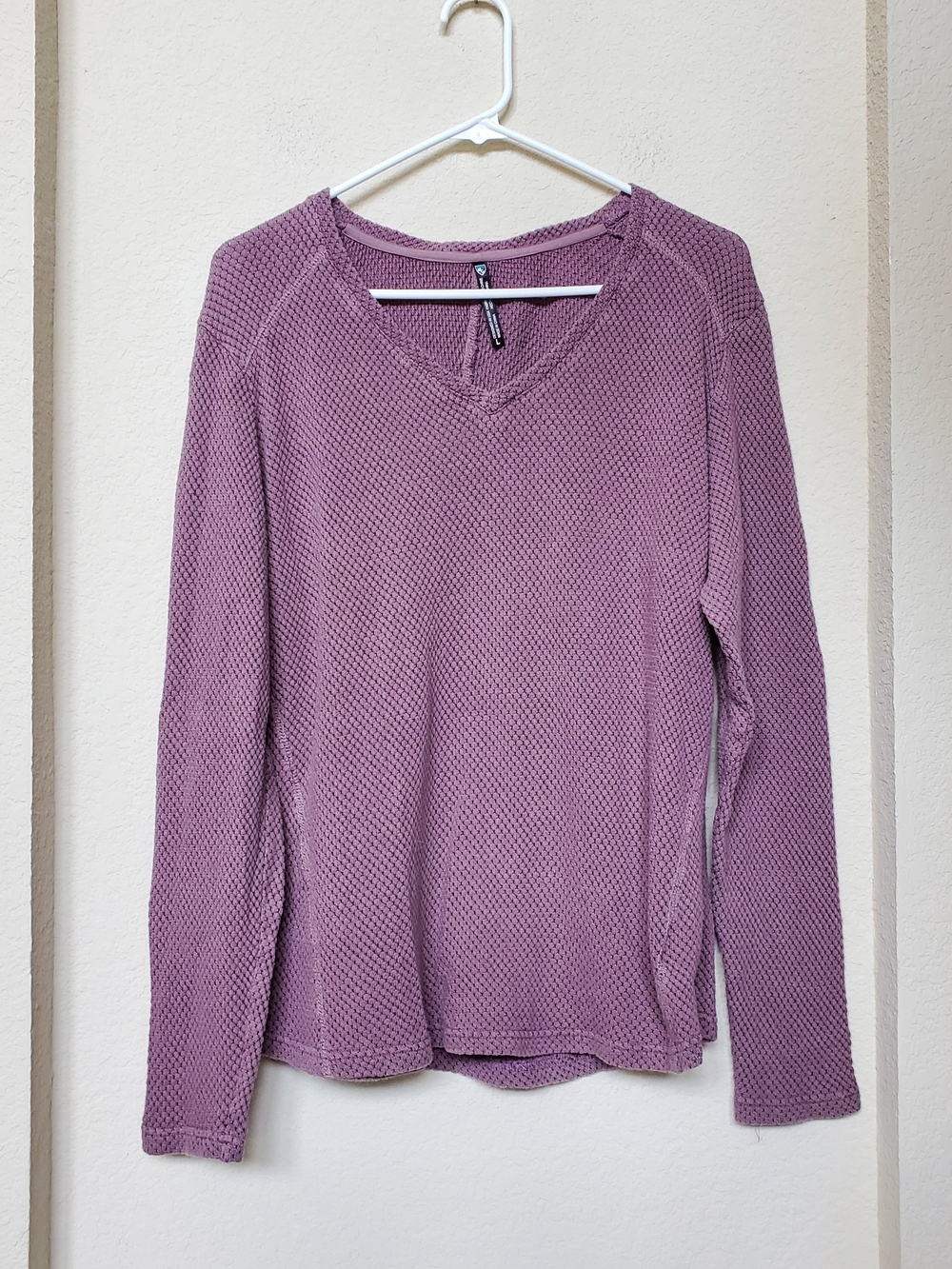 Kuhl Women's Waffle Knit V-Neck Sweatshirt.  Size Large